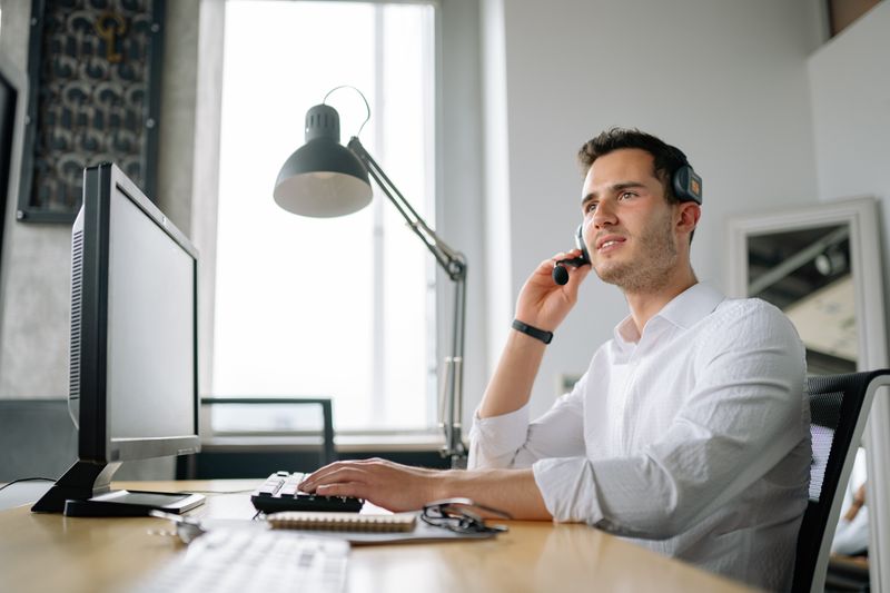 Dansk Kundesupport med headset